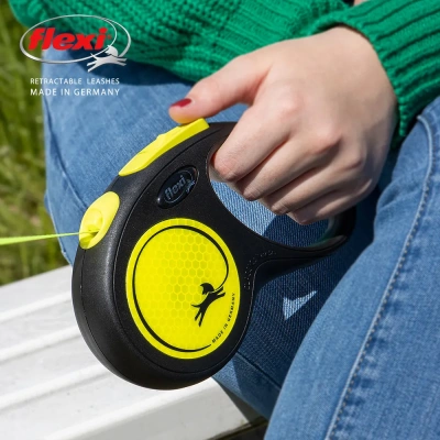 Рулетка (Flexi) New Neon S ремень 5м до 15кг желтый