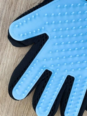 Перчатка (Stefan) PMG-1201BL массажная для вычесывания шерсти животных, 23х17см, голубой 